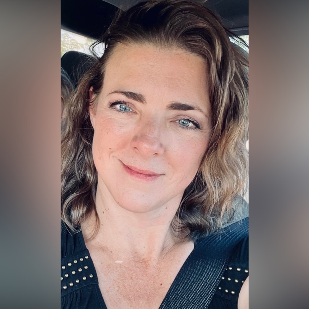 Meet your Posher, Adrienne